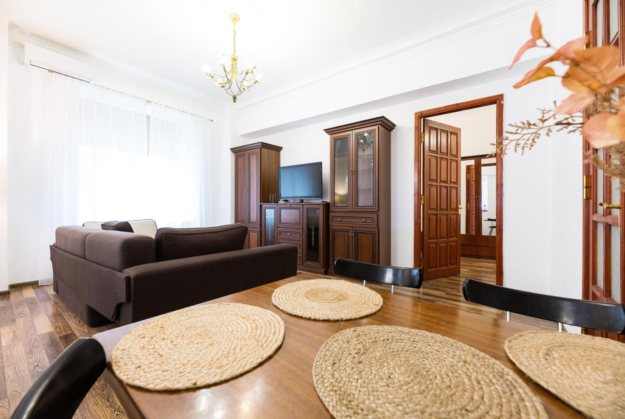 Kyiv Khreschatyk 27 Apartment Luaran gambar